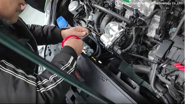 Latest company Cases about ইনজেক্টর রেল থেকে ইনটেক ম্যানিফোল্ডে সংযোগকারীগুলিতে ইনজেকশন হোসগুলি ইনস্টল করুন